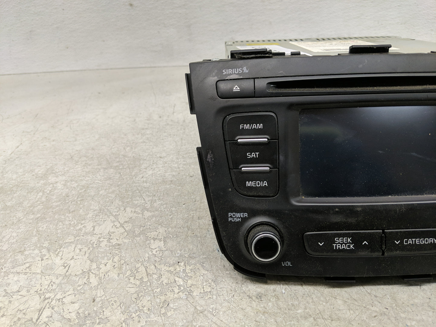 2014-2015 Kia Sorento Radio AM FM Cd Player Receiver Replacement P/N:96160-1U720VA Fits Fits 2014 2015 OEM Used Auto Parts -