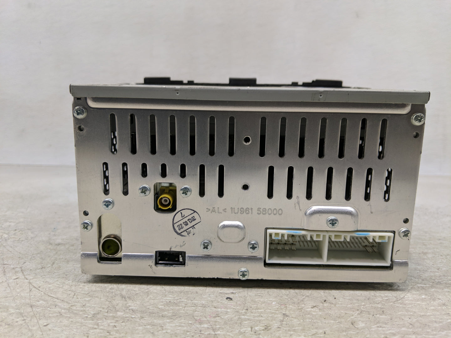 2014-2015 Kia Sorento Radio AM FM Cd Player Receiver Replacement P/N:96160-1U720VA Fits Fits 2014 2015 OEM Used Auto Parts -