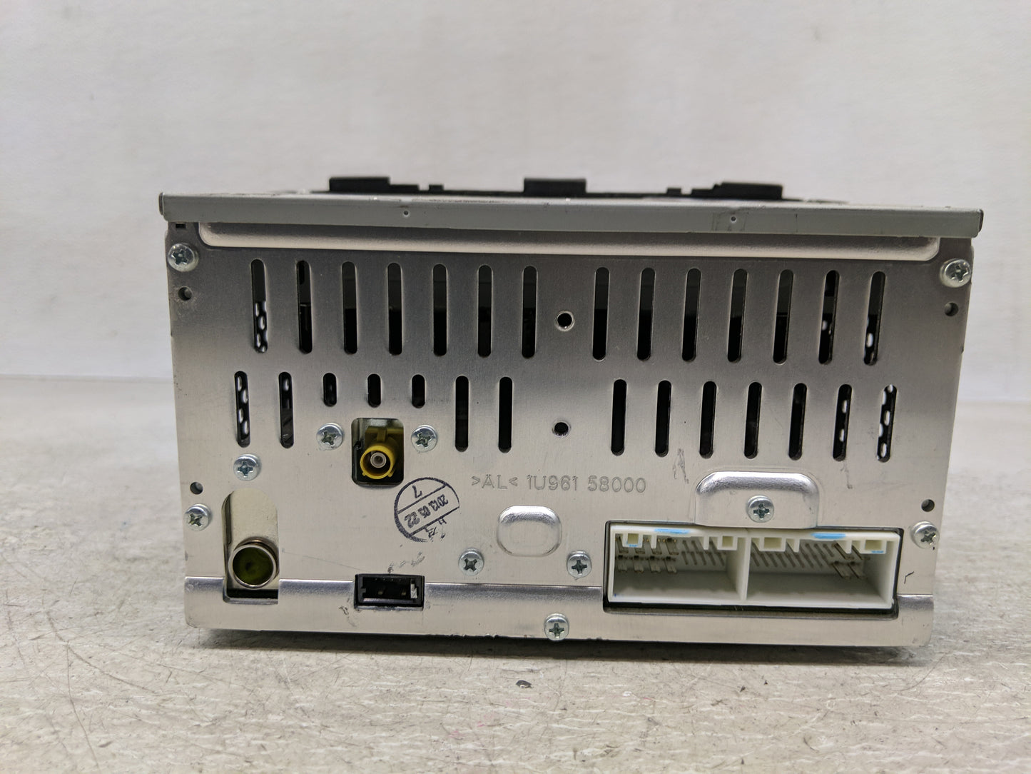 2014-2015 Kia Sorento Radio AM FM Cd Player Receiver Replacement P/N:96160-1U720VA Fits Fits 2014 2015 OEM Used Auto Parts -