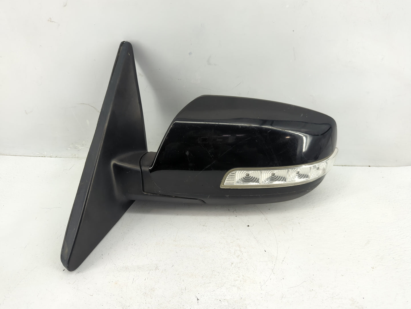 2014-2015 Kia Sorento Driver Side View Mirror - Left Door Mirror OEM Used - Oemusedautoparts1.com