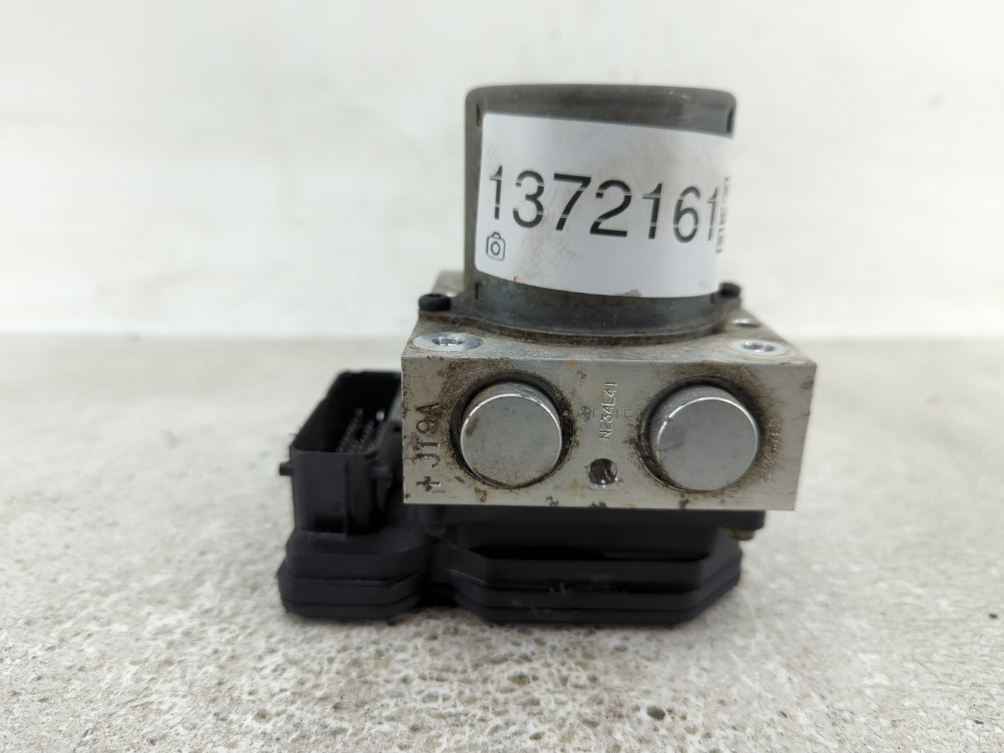 2014-2015 Kia Sorento ABS Pump Control Module Replacement P/N:58920-1U000 Fits Fits 2014 2015 OEM Used Auto Parts - Oemuseda