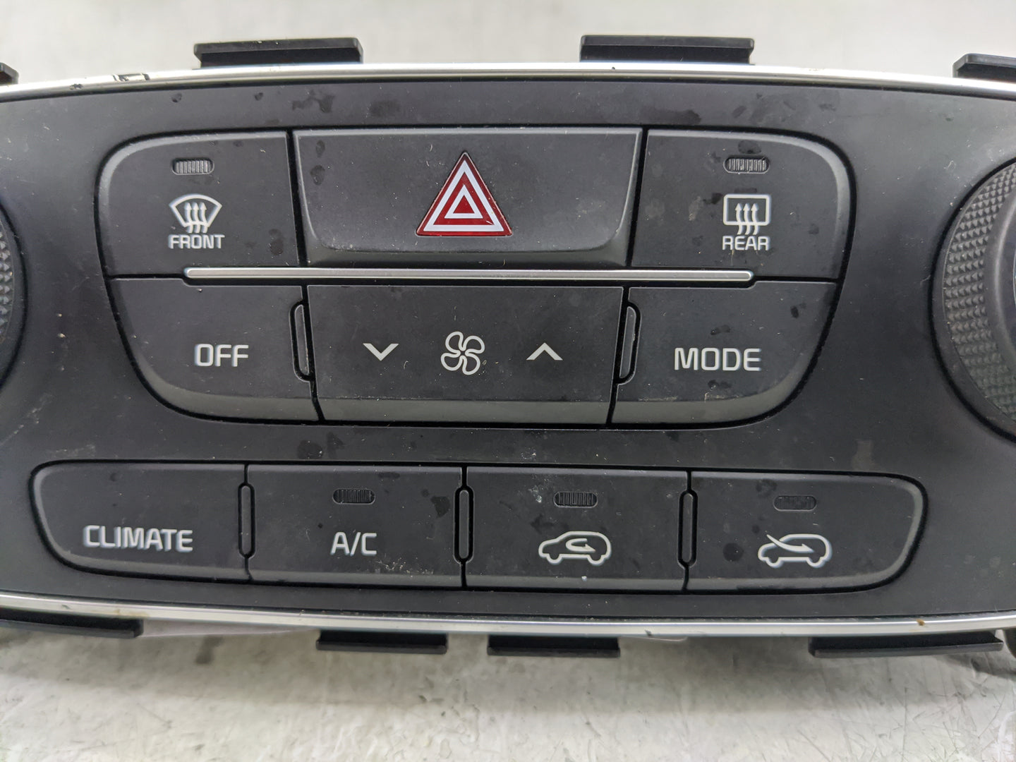 2014-2015 Kia Sorento Climate Control Module Temperature AC/Heater Replacement P/N:972501U575 972501U5856 Fits Fits 2014 201