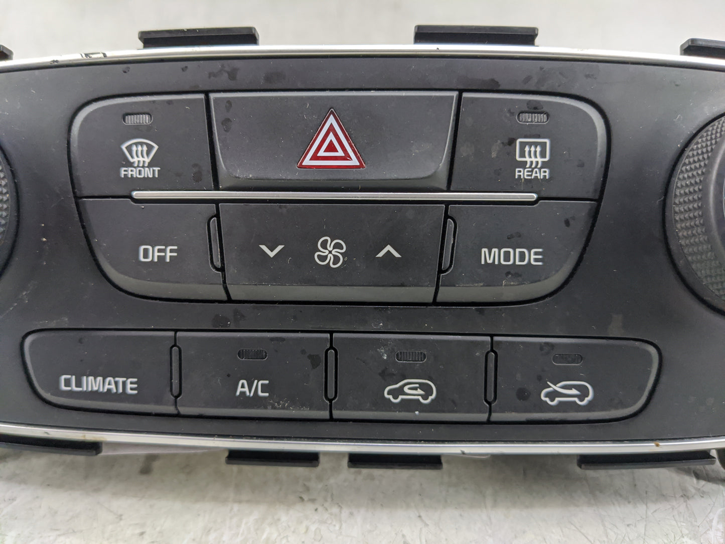 2014-2015 Kia Sorento Climate Control Module Temperature AC/Heater Replacement P/N:972501U575 972501U5856 Fits Fits 2014 201