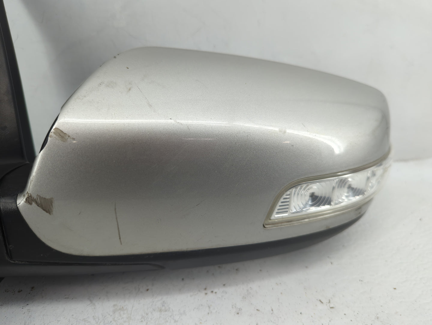 2011-2015 Kia Sorento Driver Side View Mirror - Left Door Mirror OEM Used - Oemusedautoparts1.com