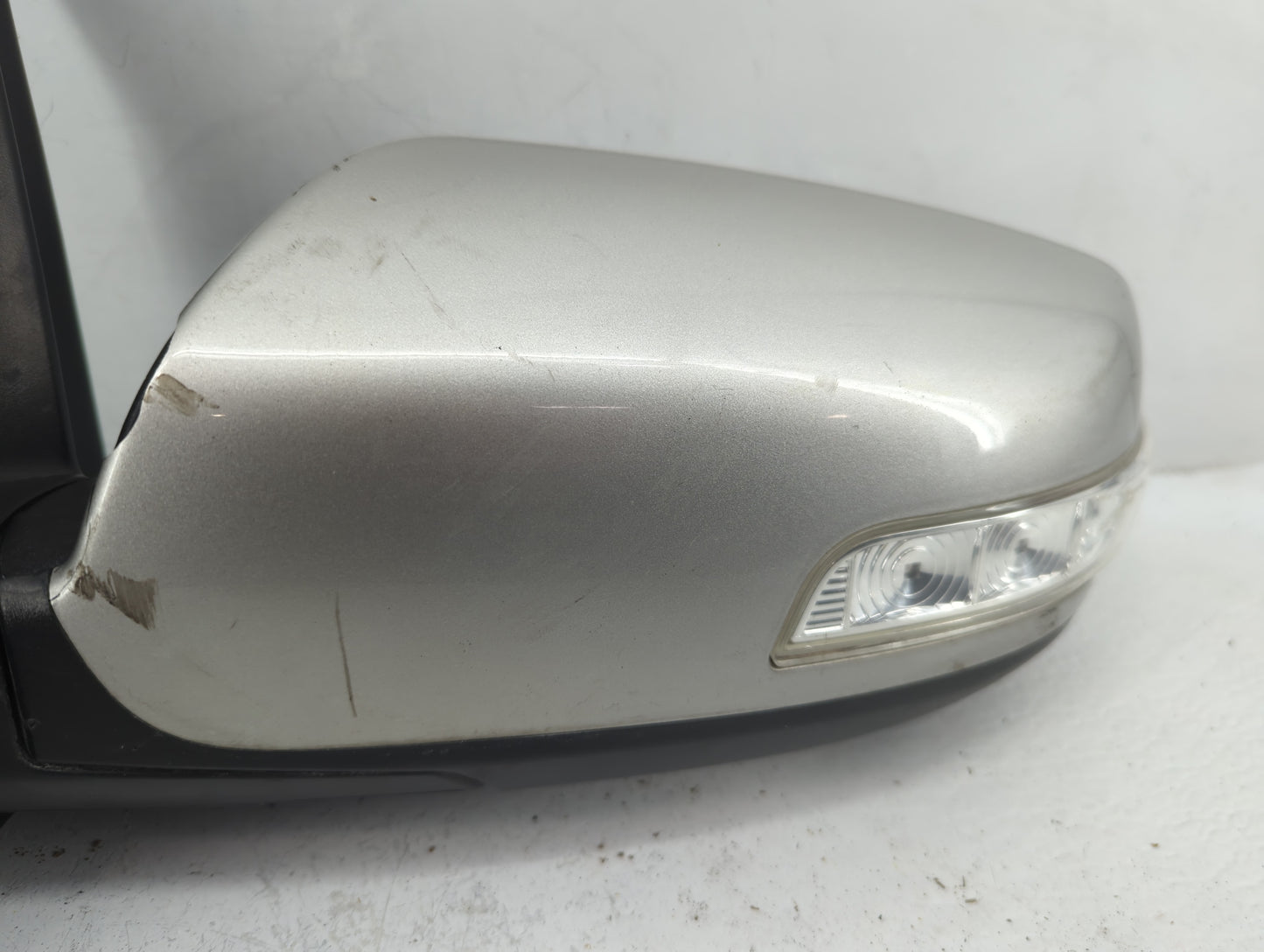 2011-2015 Kia Sorento Driver Side View Mirror - Left Door Mirror OEM Used - Oemusedautoparts1.com