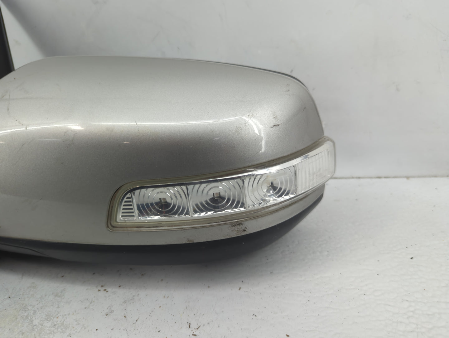 2011-2015 Kia Sorento Driver Side View Mirror - Left Door Mirror OEM Used - Oemusedautoparts1.com