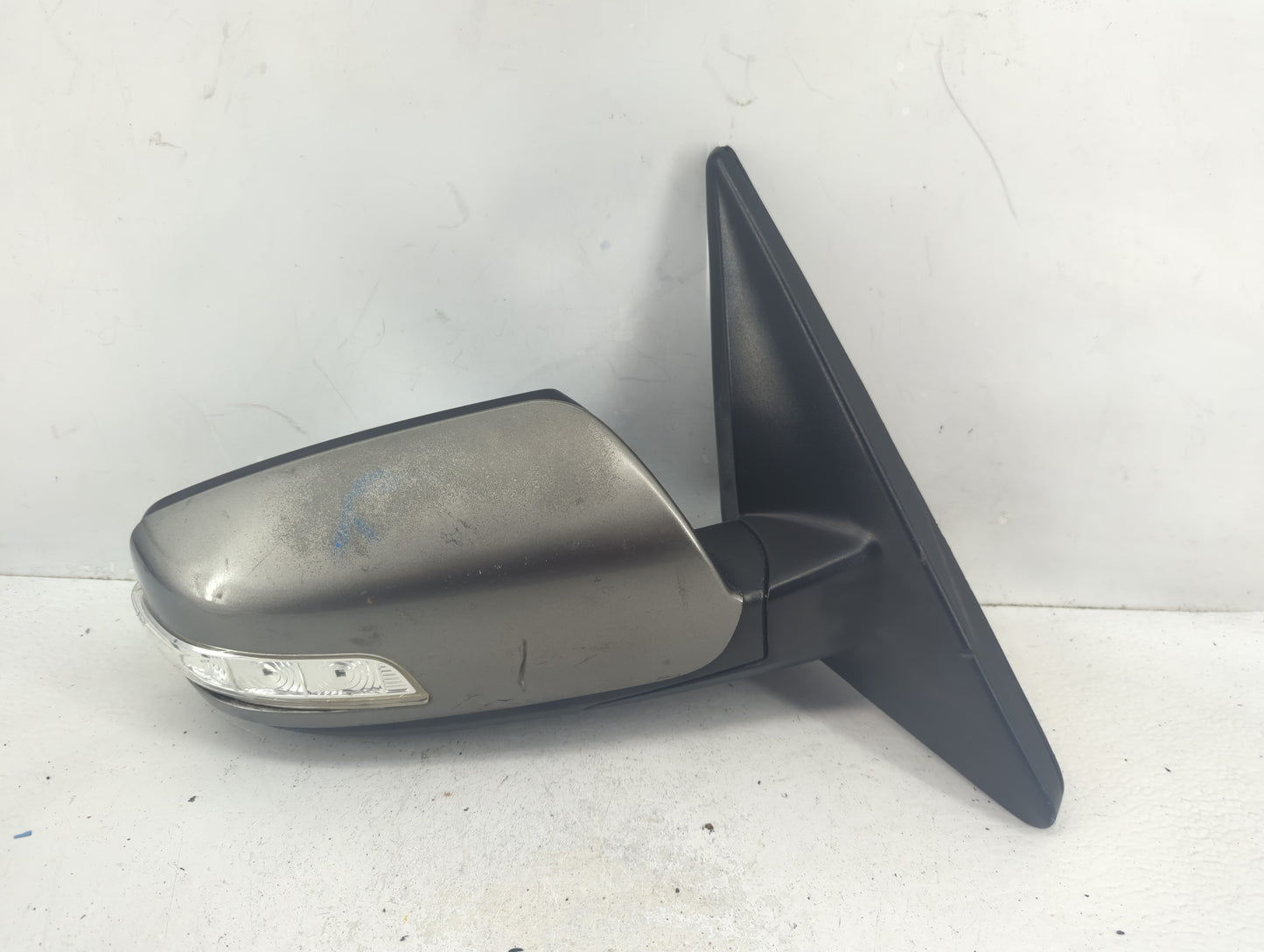 2011-2015 Kia Sorento Passenger Side View Mirror - Right Door Mirror OEM Used - Oemusedautoparts1.com