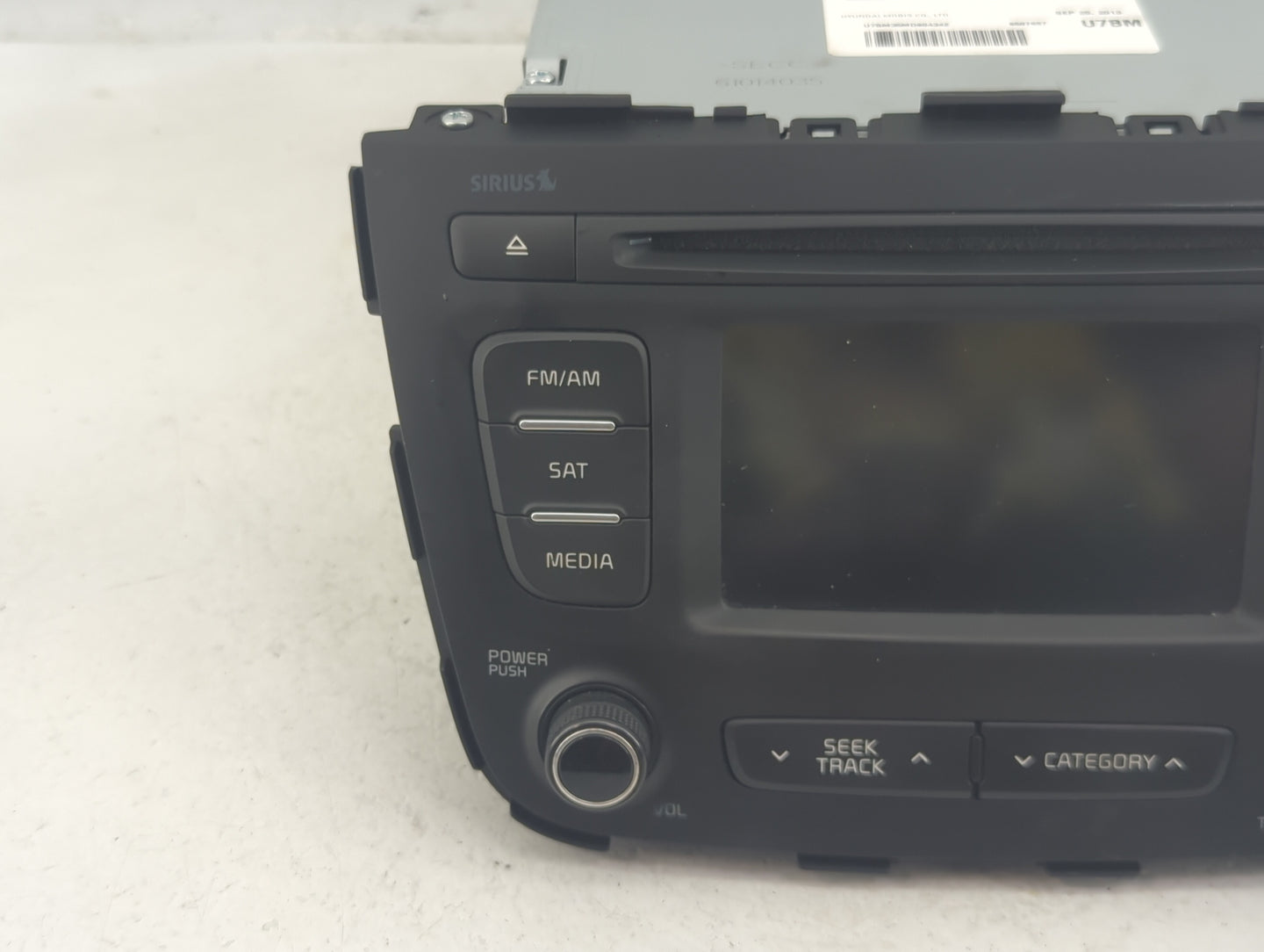 2014-2015 Kia Sorento Radio AM FM Cd Player Receiver Replacement P/N:96160-1U721VA Fits Fits 2014 2015 OEM Used Auto Parts -