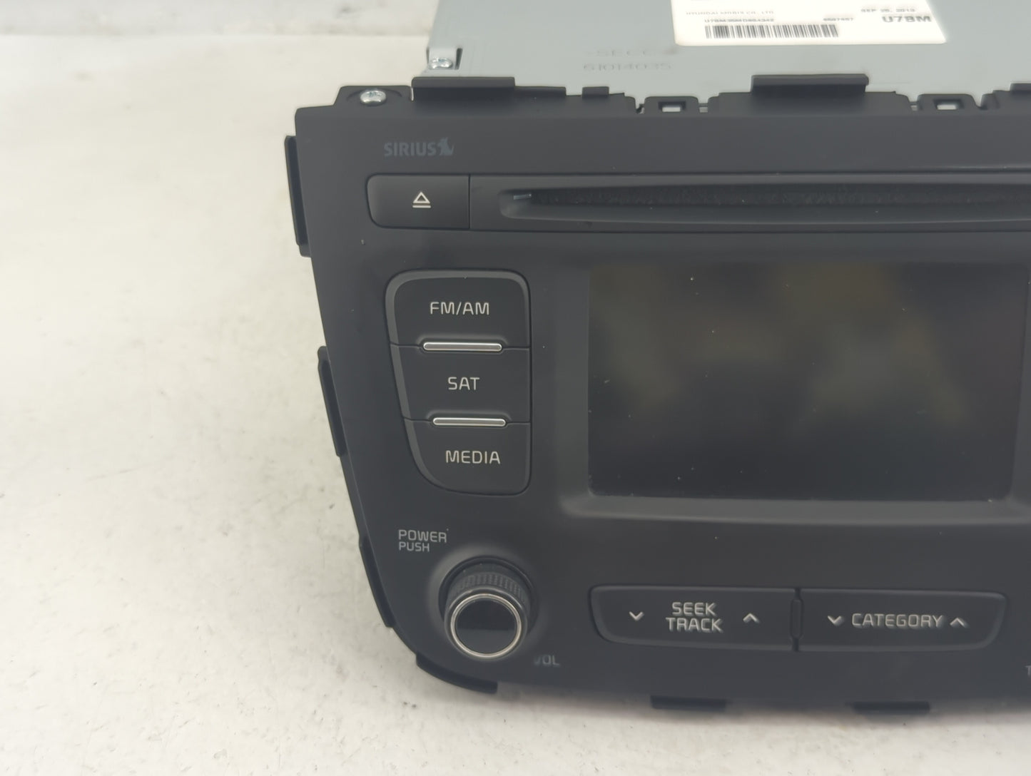2014-2015 Kia Sorento Radio AM FM Cd Player Receiver Replacement P/N:96160-1U721VA Fits Fits 2014 2015 OEM Used Auto Parts -