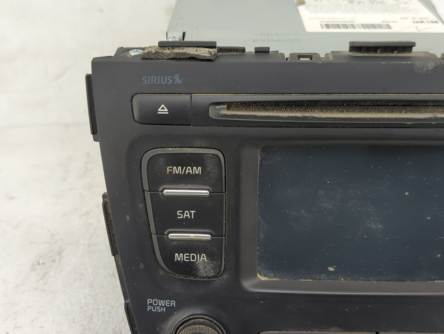 2014 Kia Sorento Radio AM FM Cd Player Receiver Replacement P/N:96160-1U801VA Fits OEM Used Auto Parts - Oemusedautoparts1.c