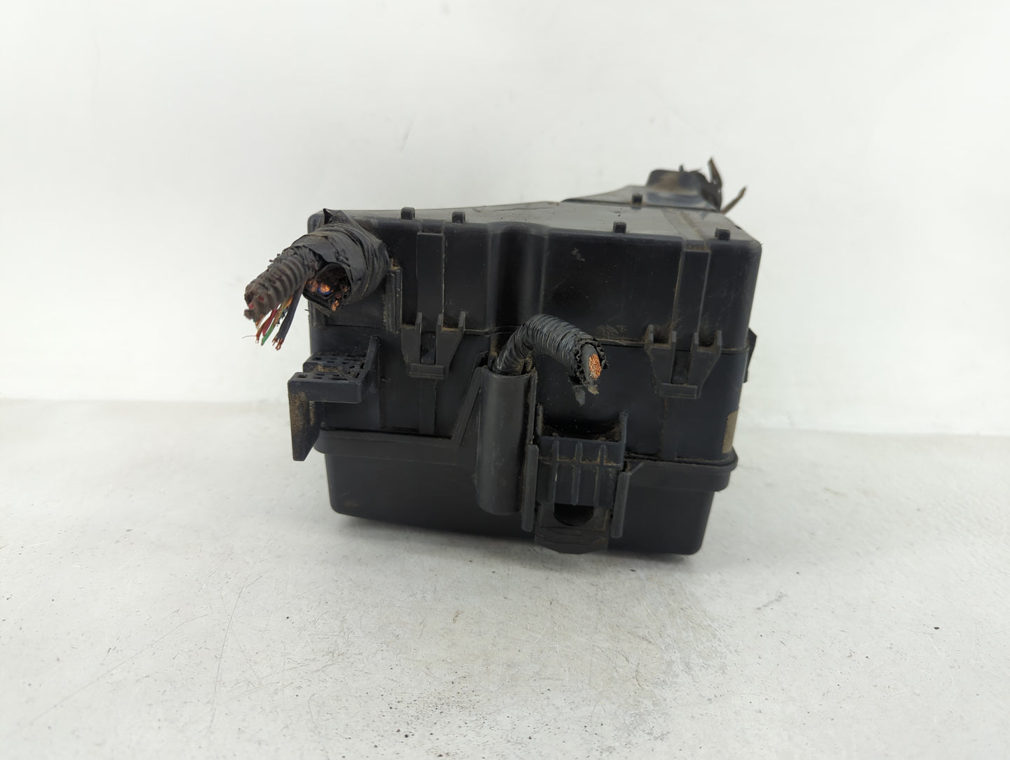2014-2015 Kia Sorento Fusebox Fuse Box Panel Relay Module Fits Fits 2014 2015 OEM Used Auto Parts - Oemusedautoparts1.com