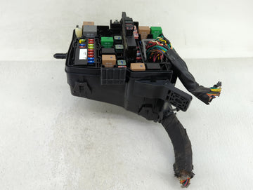 2014-2015 Kia Sorento Fusebox Fuse Box Panel Relay Module P/N:612585 Fits Fits 2014 2015 OEM Used Auto Parts