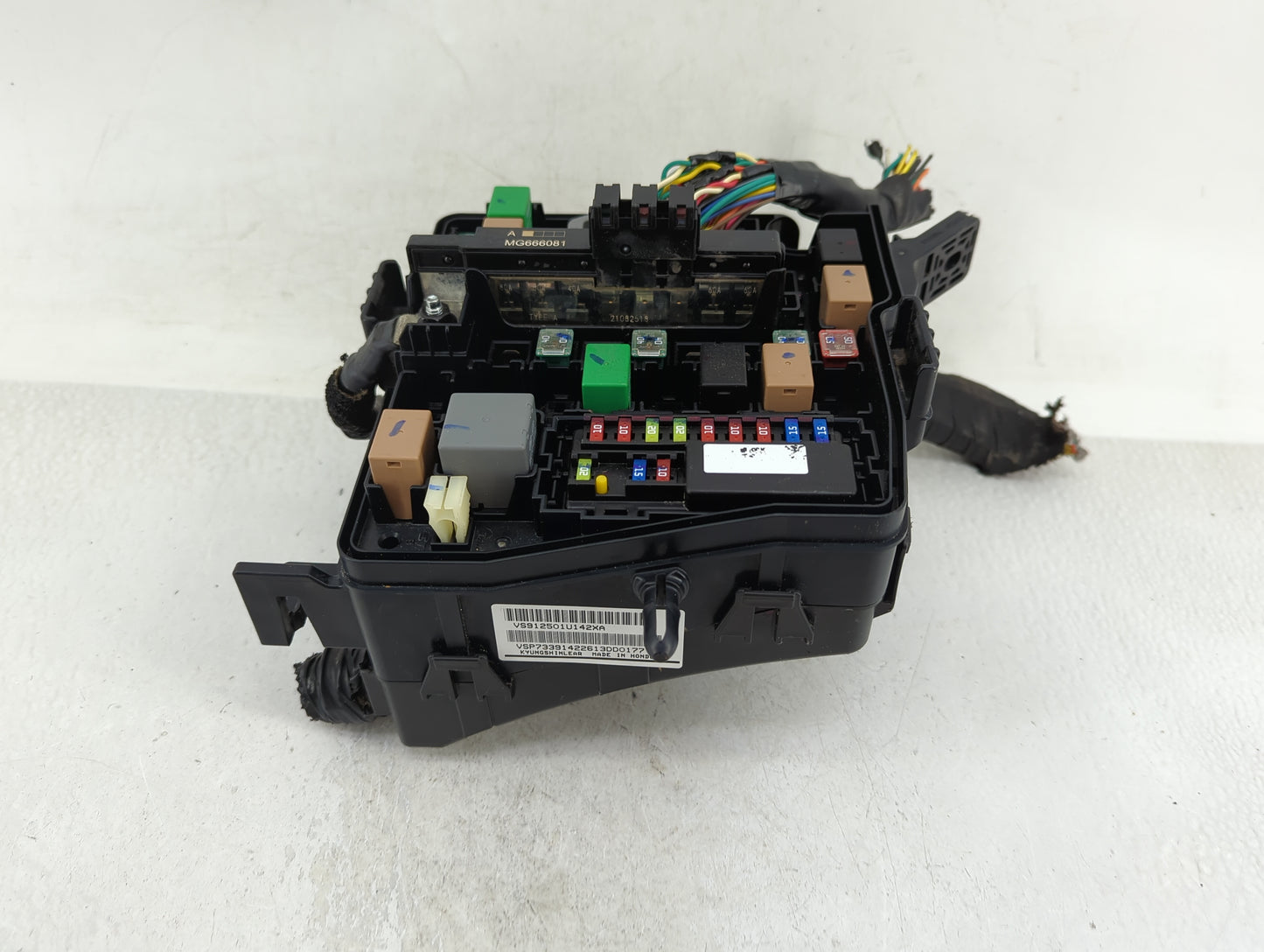 2014-2015 Kia Sorento Fusebox Fuse Box Panel Relay Module P/N:612585 Fits Fits 2014 2015 OEM Used Auto Parts - Oemusedautopa