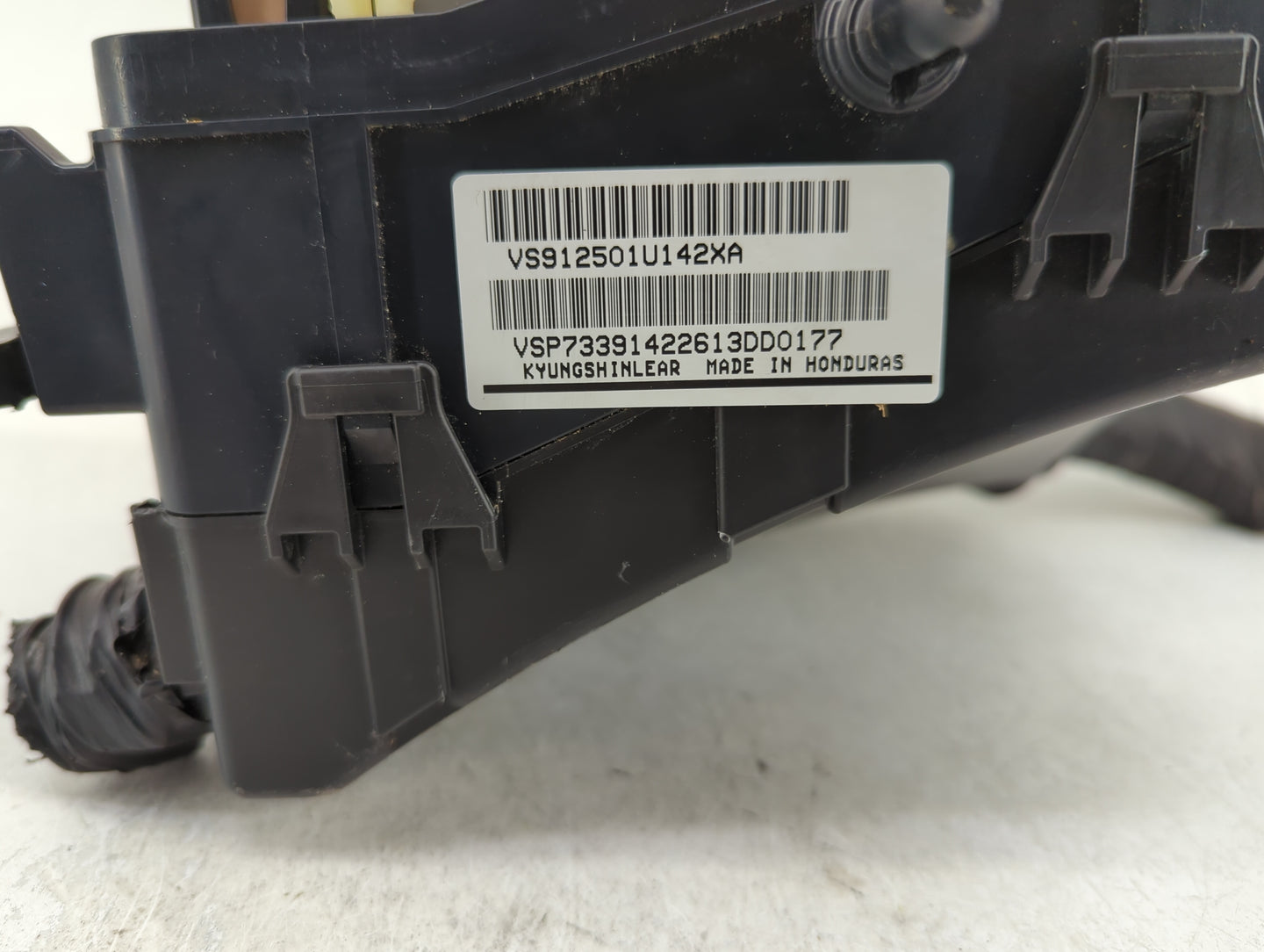 2014-2015 Kia Sorento Fusebox Fuse Box Panel Relay Module P/N:612585 Fits Fits 2014 2015 OEM Used Auto Parts - Oemusedautopa