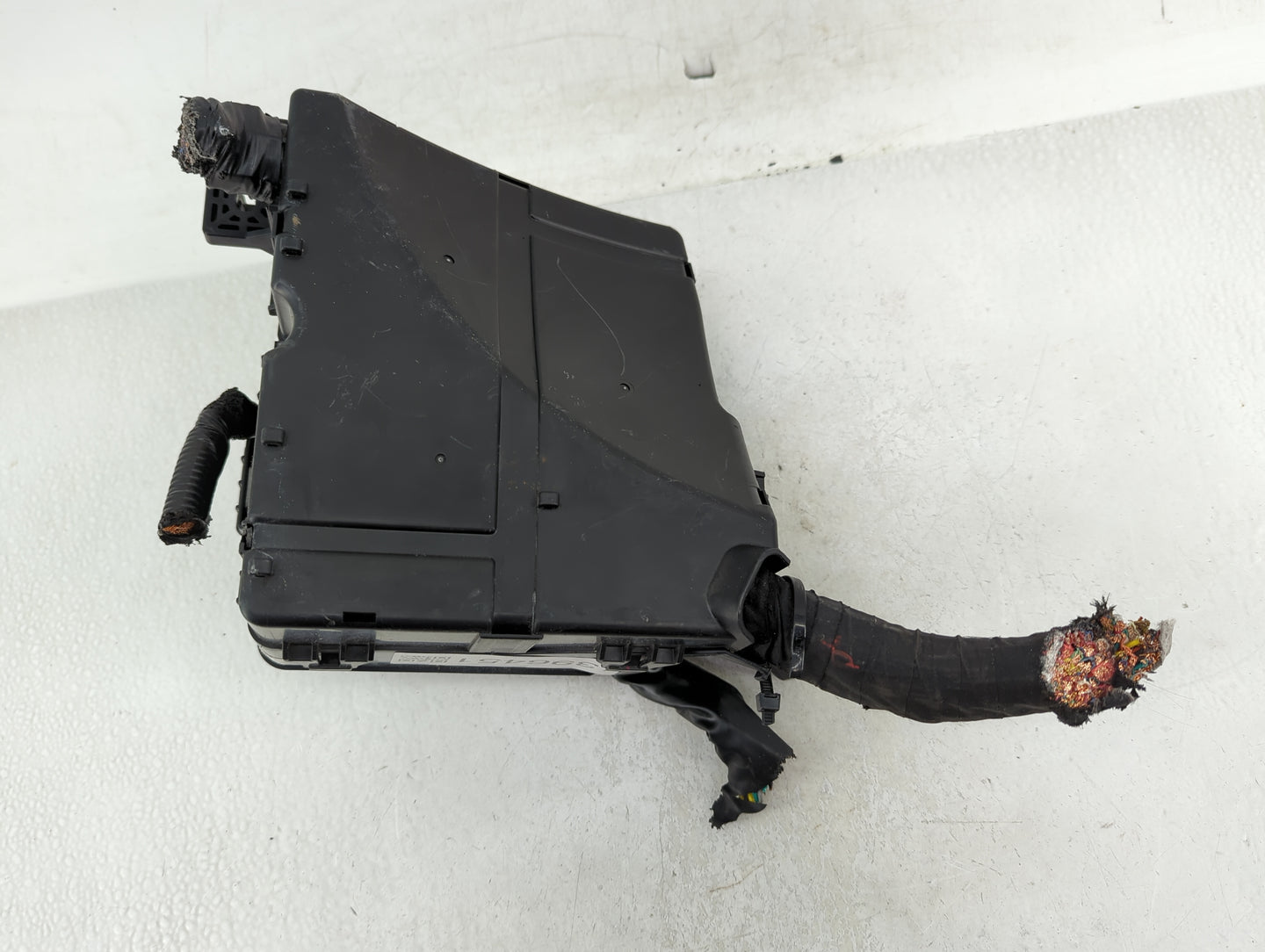 2014-2015 Kia Sorento Fusebox Fuse Box Panel Relay Module P/N:612585 Fits Fits 2014 2015 OEM Used Auto Parts - Oemusedautopa