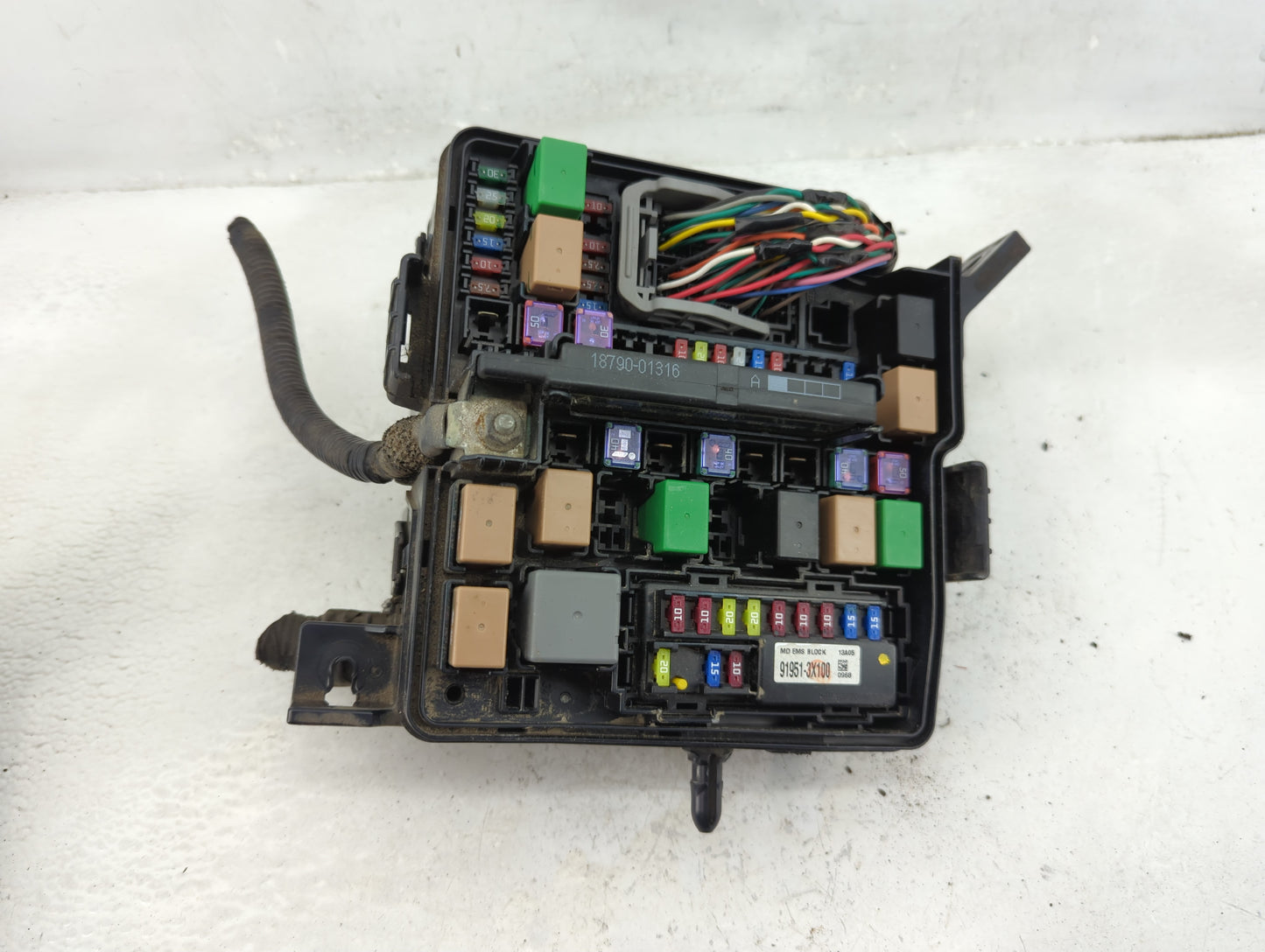 2014-2015 Kia Sorento Fusebox Fuse Box Panel Relay Module P/N:91951-3X100 Fits Fits 2014 2015 OEM Used Auto Parts - Oemuseda