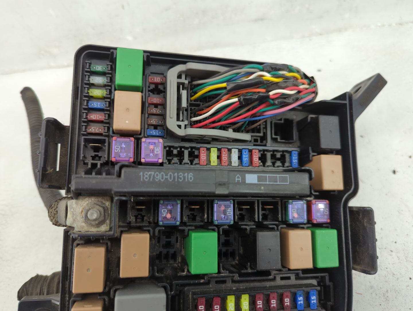 2014-2015 Kia Sorento Fusebox Fuse Box Panel Relay Module P/N:91951-3X100 Fits Fits 2014 2015 OEM Used Auto Parts - Oemuseda