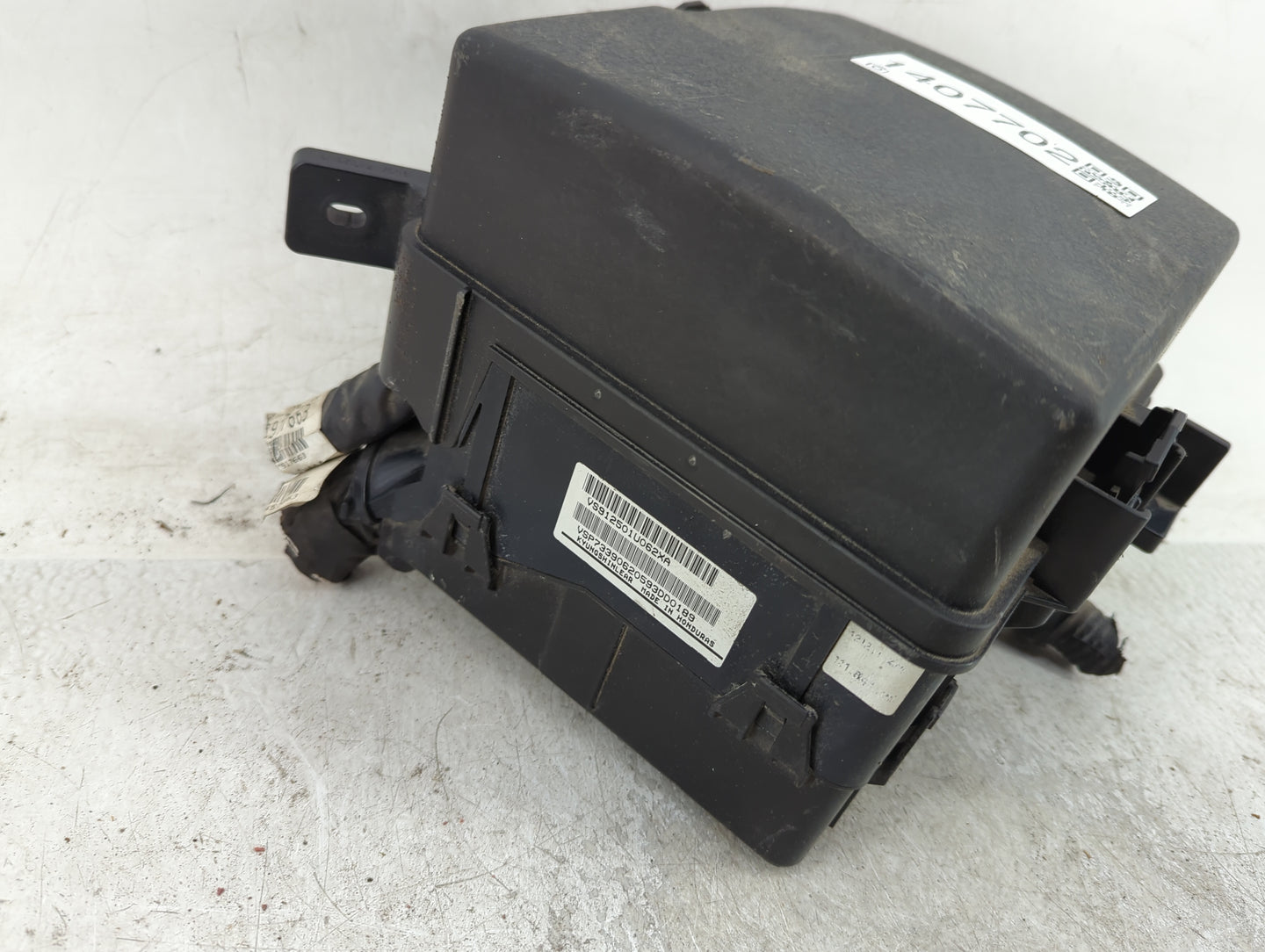 2014-2015 Kia Sorento Fusebox Fuse Box Panel Relay Module Fits Fits 2014 2015 OEM Used Auto Parts - Oemusedautoparts1.com