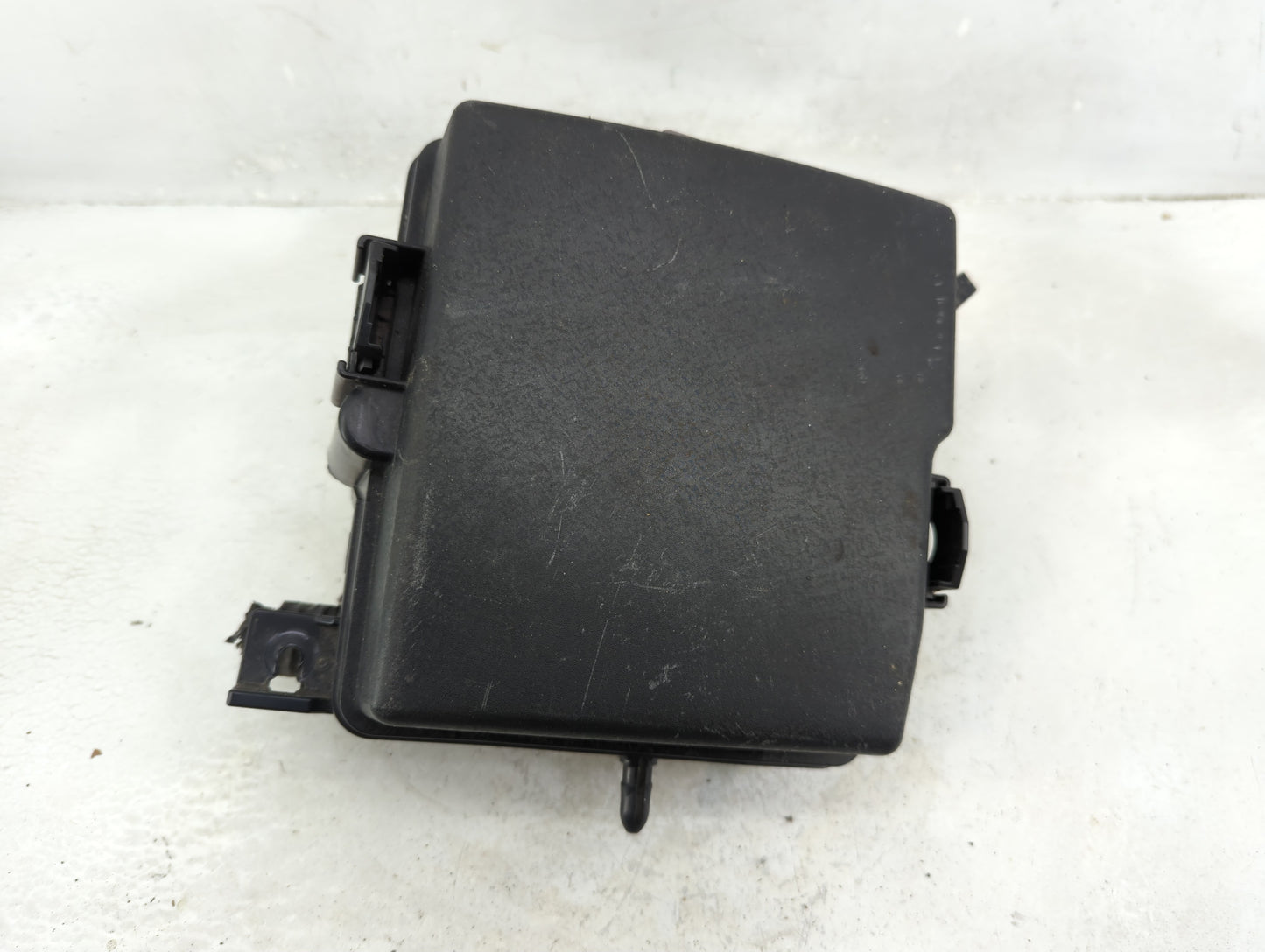 2014-2015 Kia Sorento Fusebox Fuse Box Panel Relay Module P/N:91951-3X100 Fits Fits 2014 2015 OEM Used Auto Parts - Oemuseda