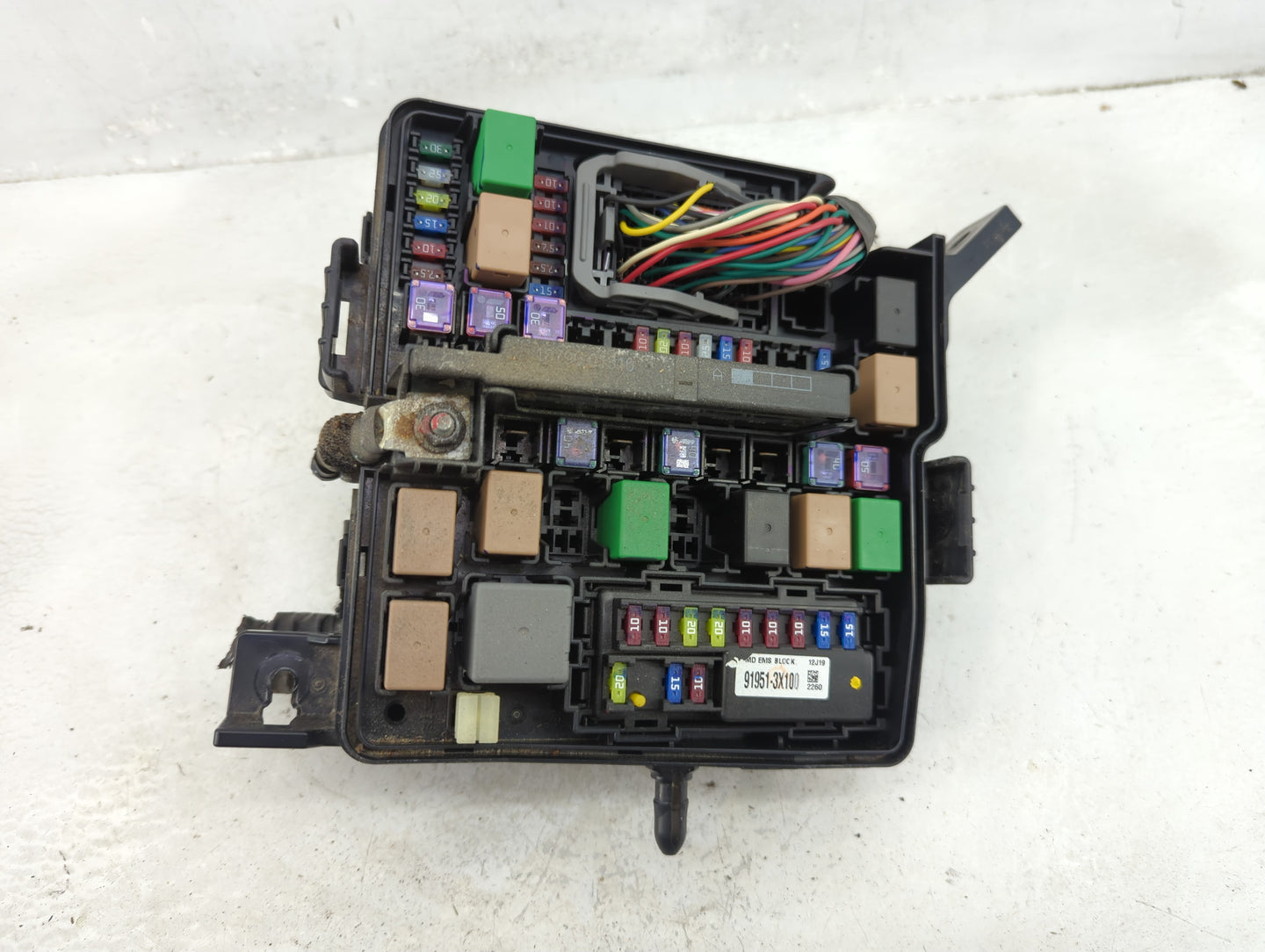 2014-2015 Kia Sorento Fusebox Fuse Box Panel Relay Module P/N:91951-3X100 Fits Fits 2014 2015 OEM Used Auto Parts - Oemuseda