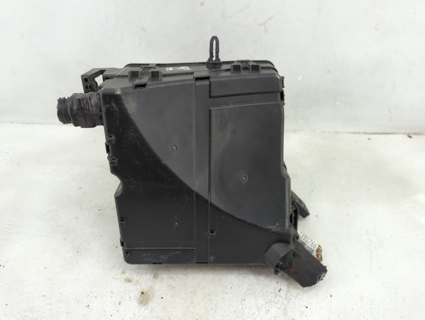 2014-2015 Kia Sorento Fusebox Fuse Box Panel Relay Module P/N:91951-3X100 Fits Fits 2014 2015 OEM Used Auto Parts - Oemuseda