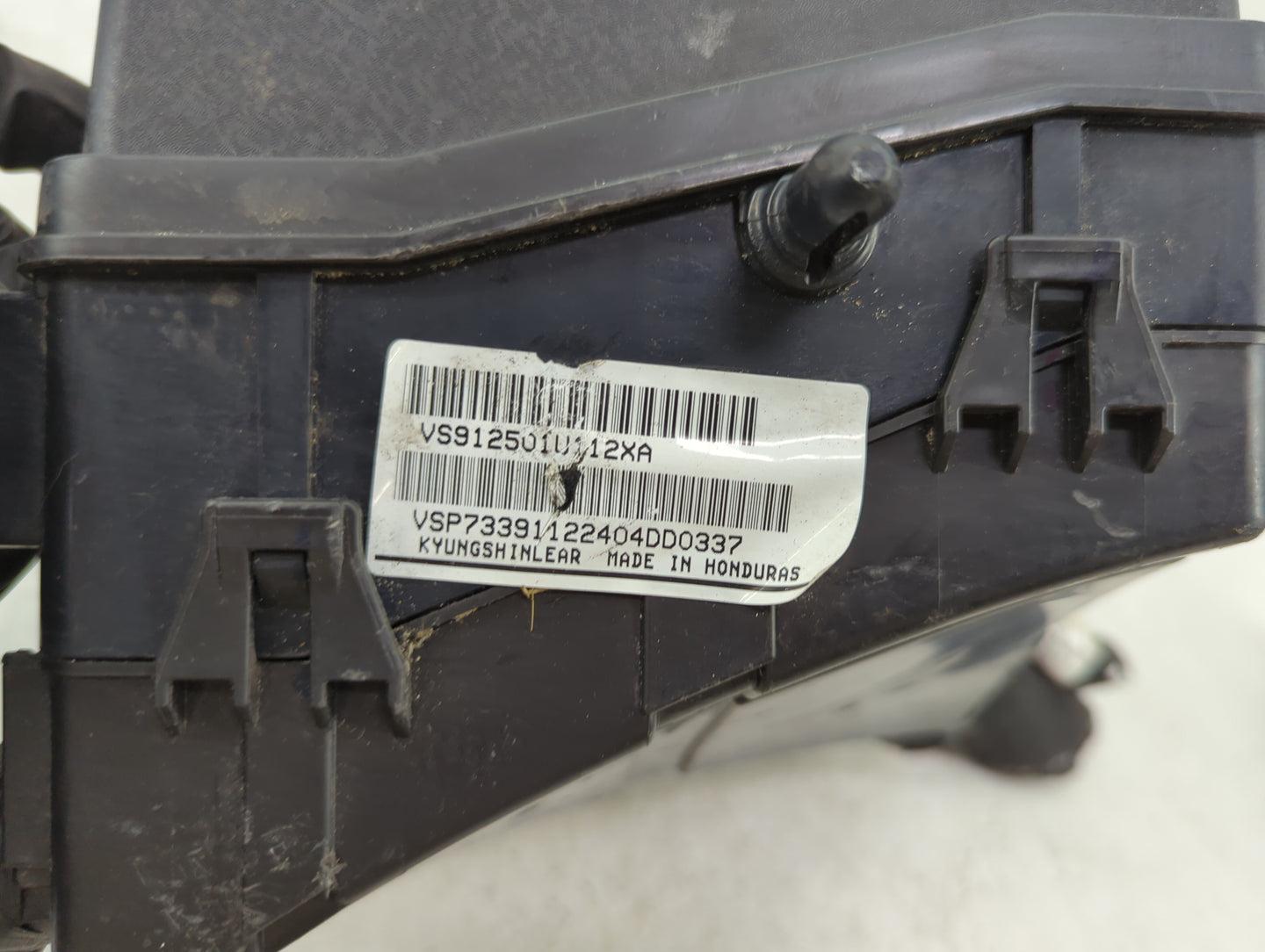 2014-2015 Kia Sorento Fusebox Fuse Box Panel Relay Module P/N:612585 Fits Fits 2014 2015 OEM Used Auto Parts - Oemusedautopa