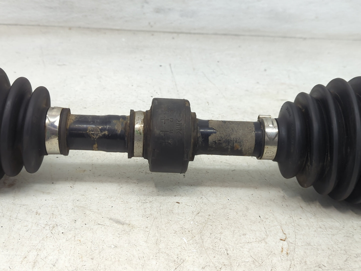 2014-2015 Kia Sorento Axle Shaft Front Passenger Cv C/v - Oemusedautoparts1.com