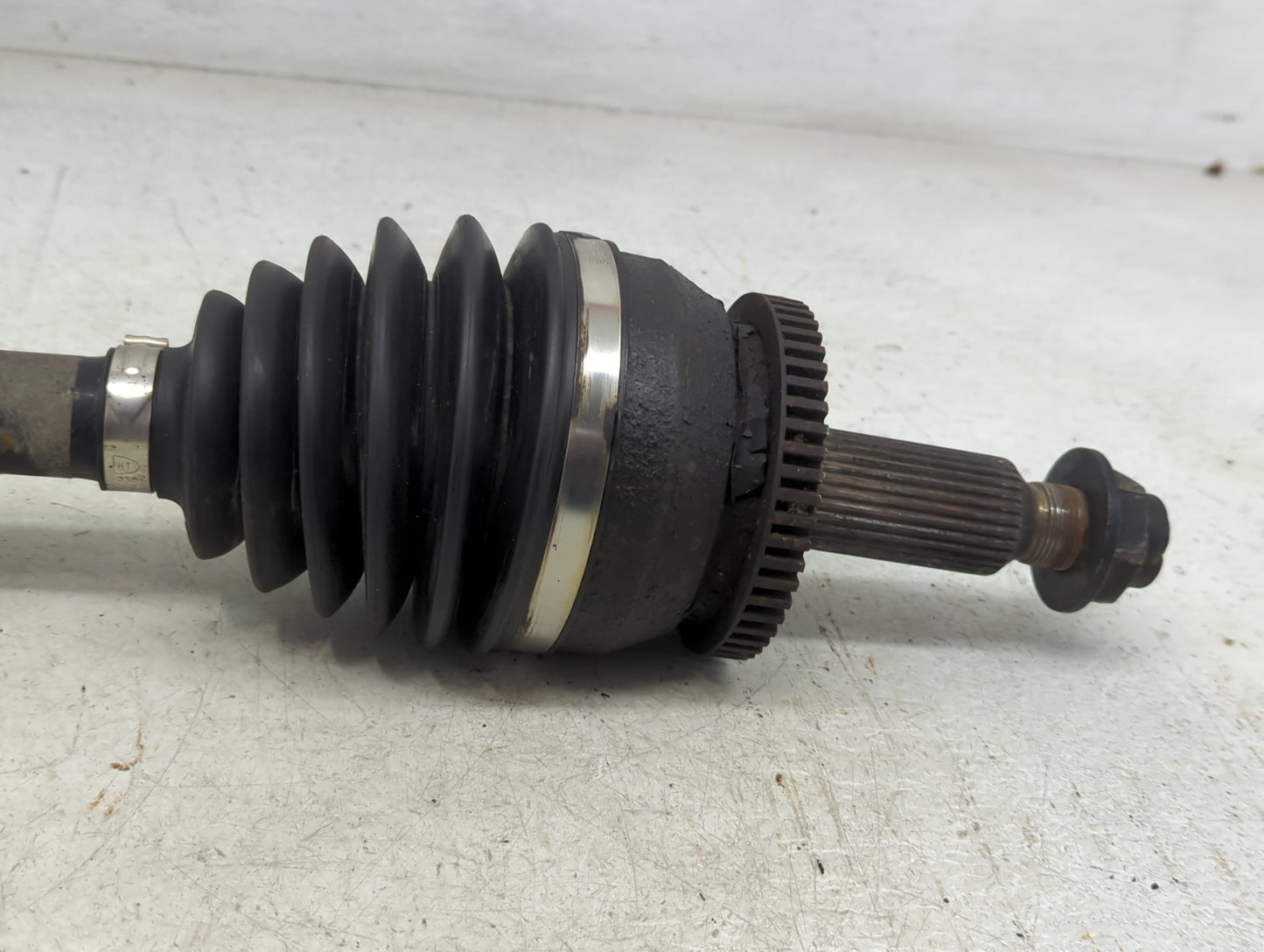 2014-2015 Kia Sorento Axle Shaft Front Passenger Cv C/v - Oemusedautoparts1.com