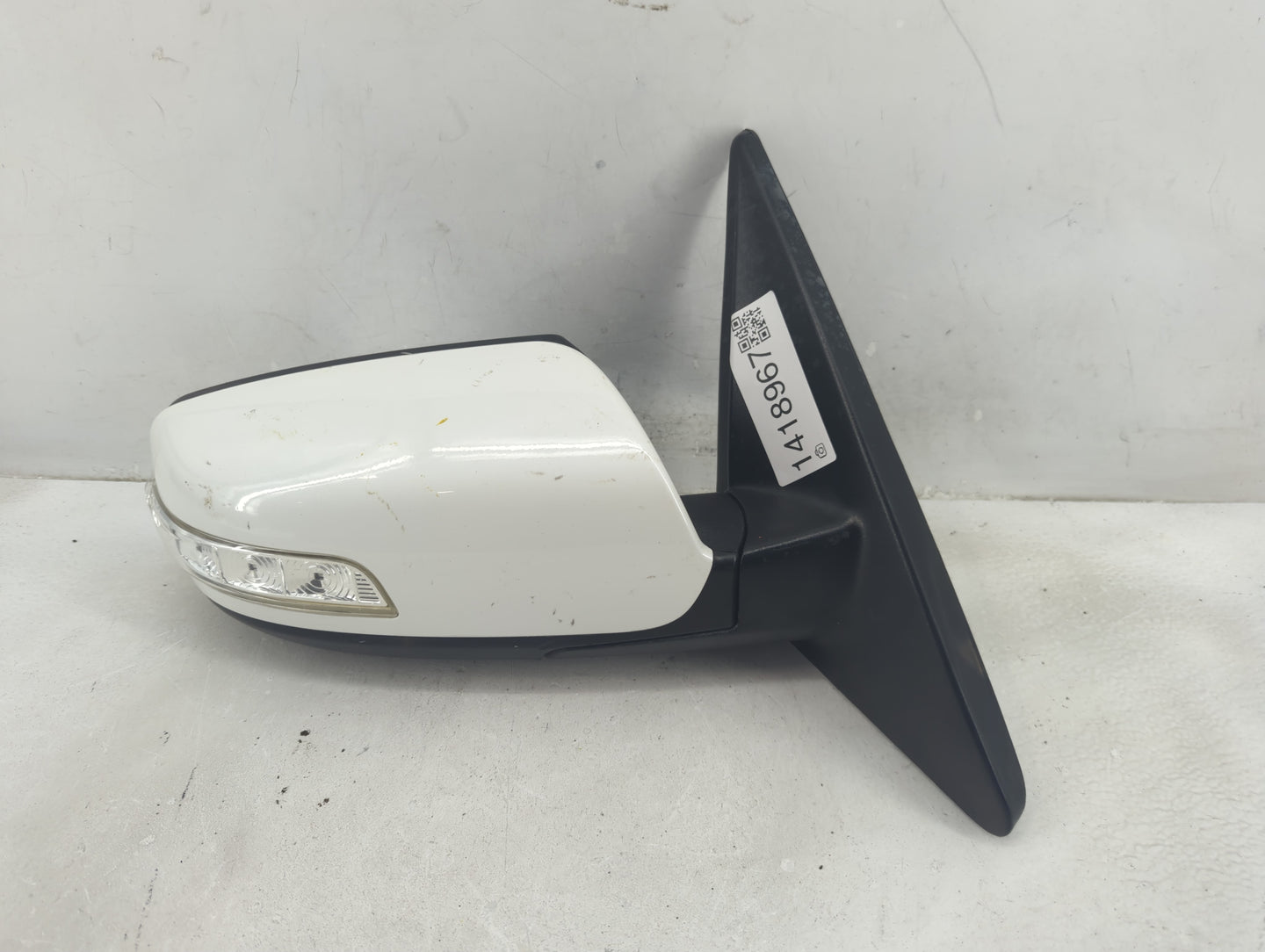 2011-2015 Kia Sorento Passenger Side View Mirror - Right Door Mirror OEM Used - Oemusedautoparts1.com