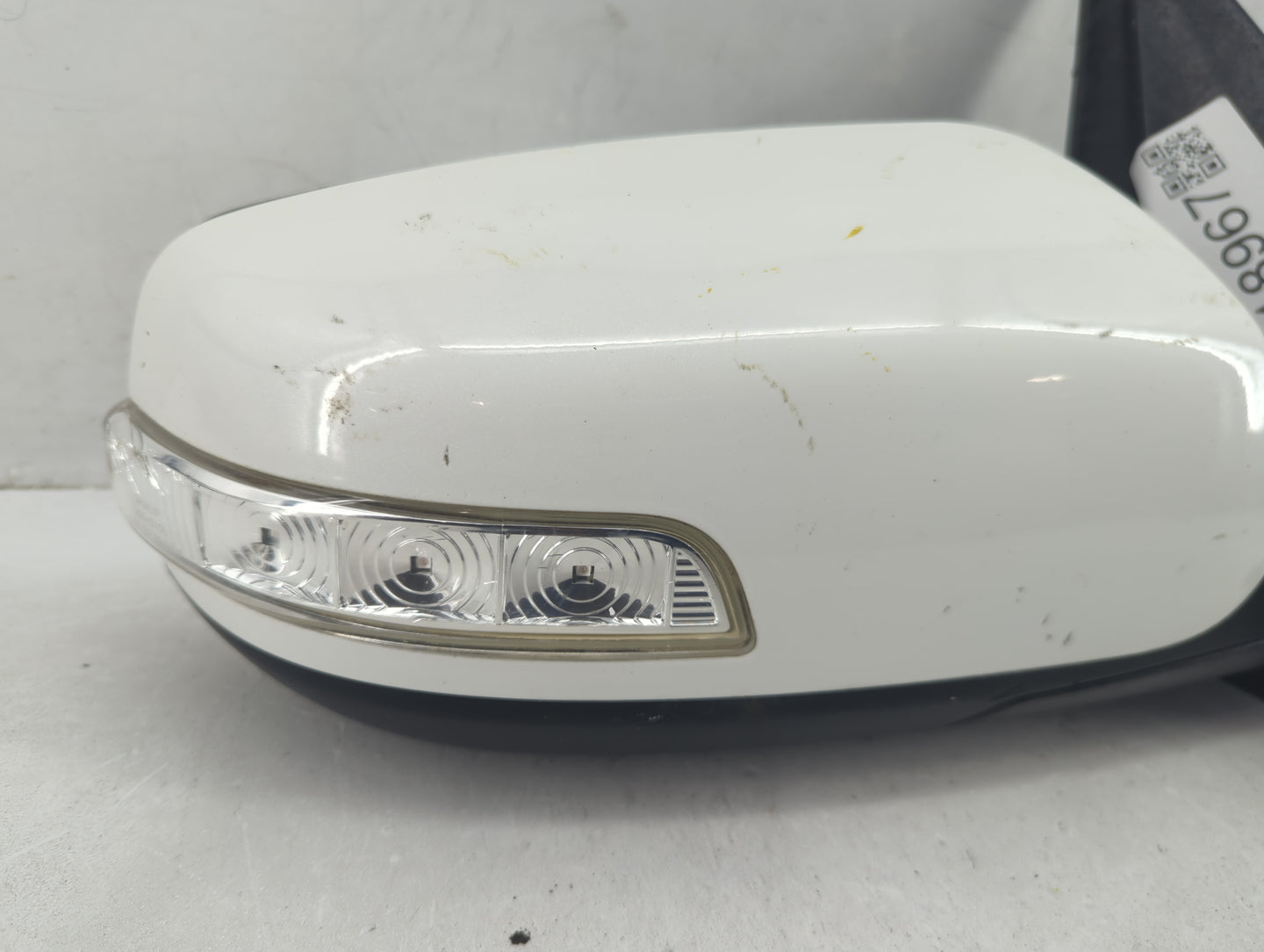 2011-2015 Kia Sorento Passenger Side View Mirror - Right Door Mirror OEM Used - Oemusedautoparts1.com