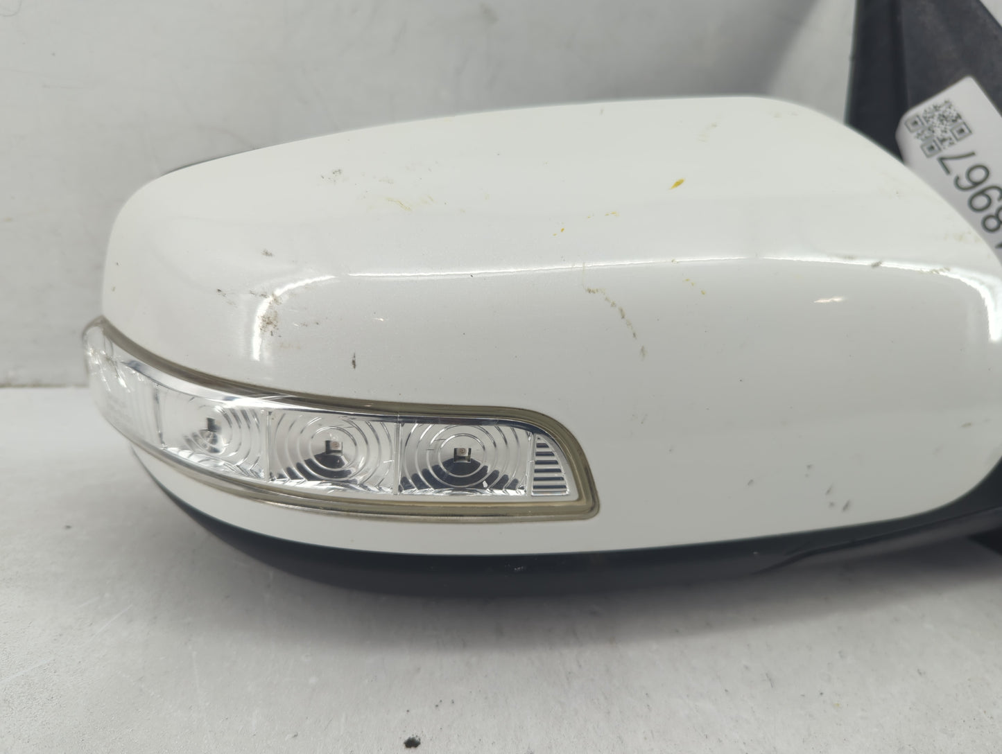 2011-2015 Kia Sorento Passenger Side View Mirror - Right Door Mirror OEM Used - Oemusedautoparts1.com