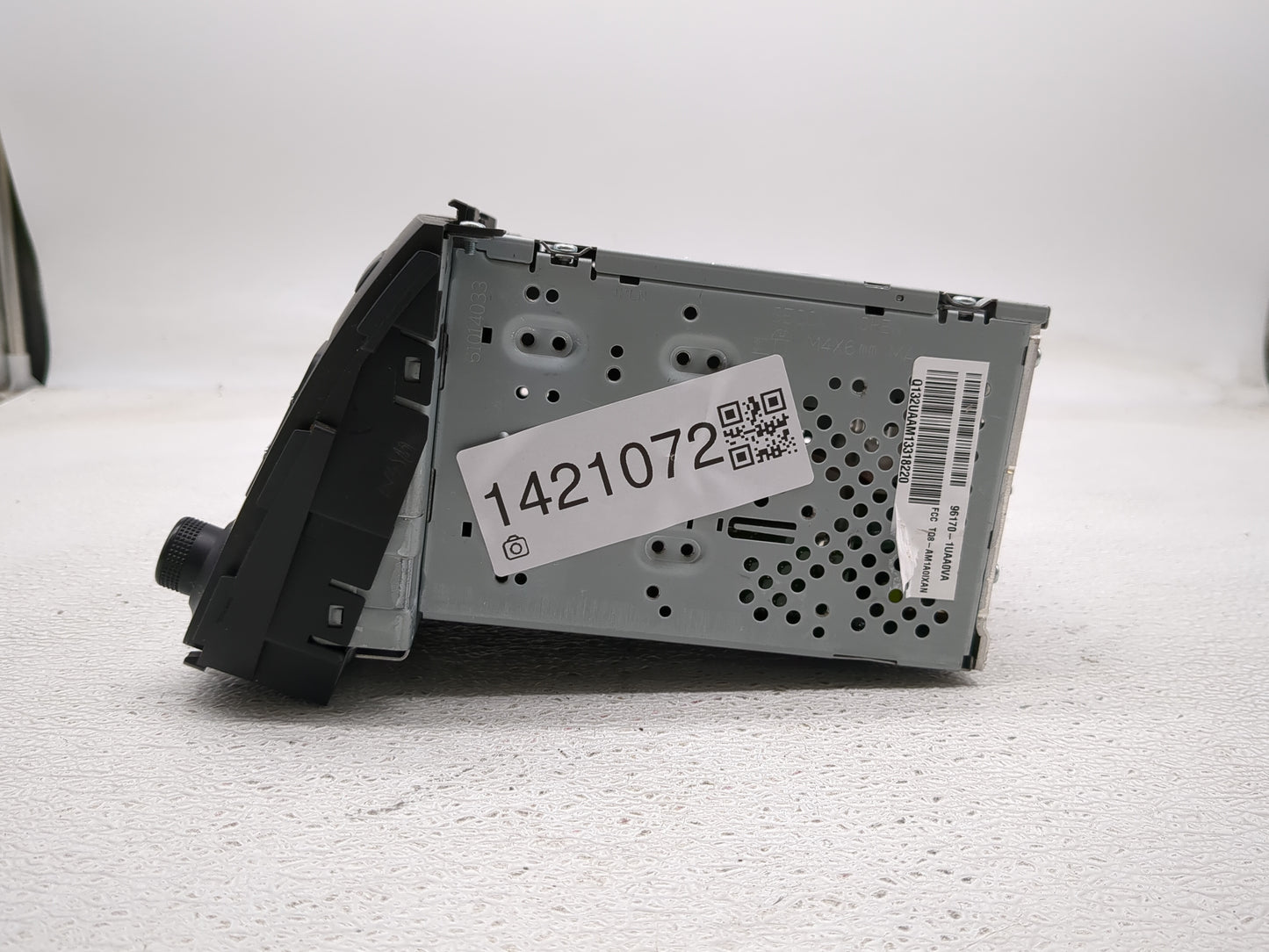 2014-2015 Kia Sorento Radio AM FM Cd Player Receiver Replacement P/N:96170-1UAA0VA Fits Fits 2014 2015 OEM Used Auto Parts -