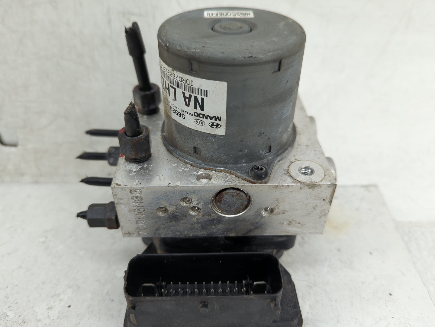 2014-2015 Kia Sorento ABS Pump Control Module Replacement P/N:58920-1U000 BDR07B0226LK Fits Fits 2014 2015 OEM Used Auto Par
