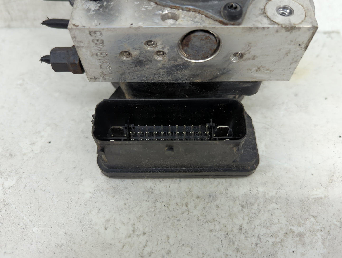 2014-2015 Kia Sorento ABS Pump Control Module Replacement P/N:58920-1U000 BDR07B0226LK Fits Fits 2014 2015 OEM Used Auto Par