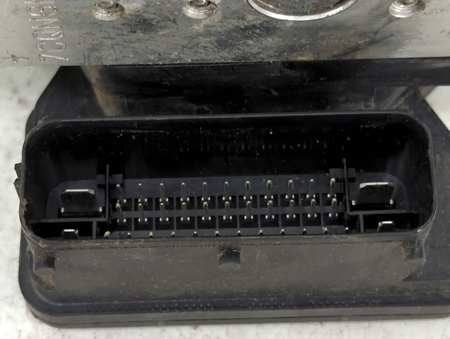 2014-2015 Kia Sorento ABS Pump Control Module Replacement P/N:58920-1U000 BDR07B0226LK Fits Fits 2014 2015 OEM Used Auto Par