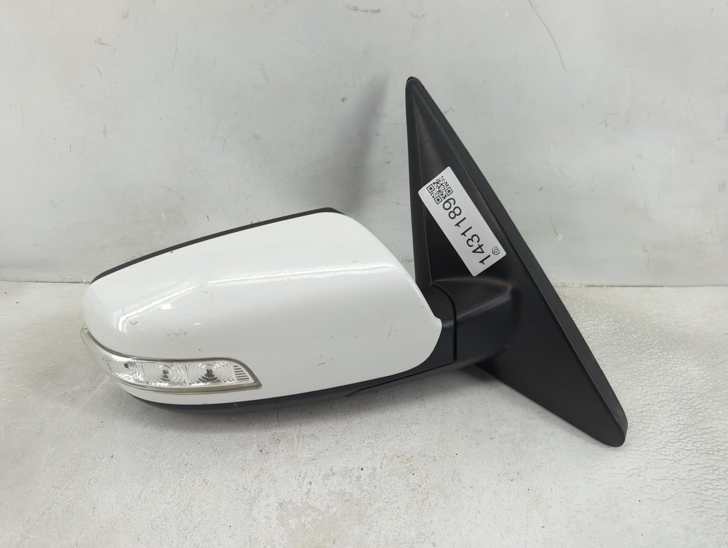2011-2015 Kia Sorento Passenger Side View Mirror - Right Door Mirror OEM Used - Oemusedautoparts1.com