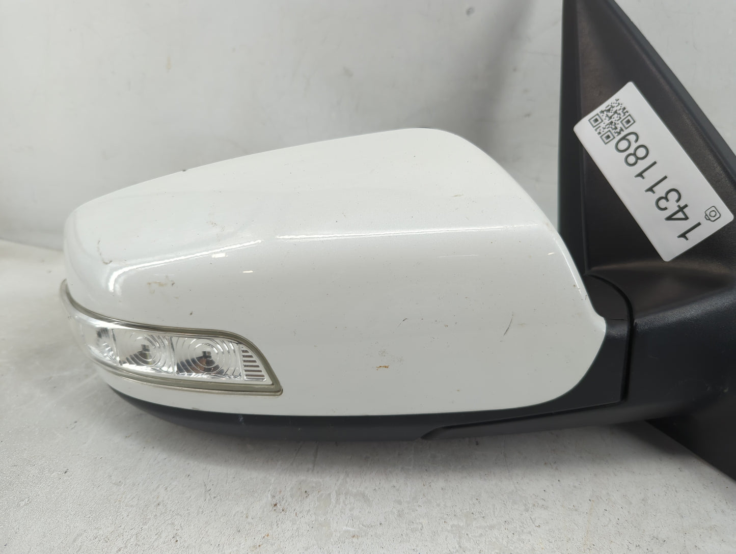 2011-2015 Kia Sorento Passenger Side View Mirror - Right Door Mirror OEM Used - Oemusedautoparts1.com