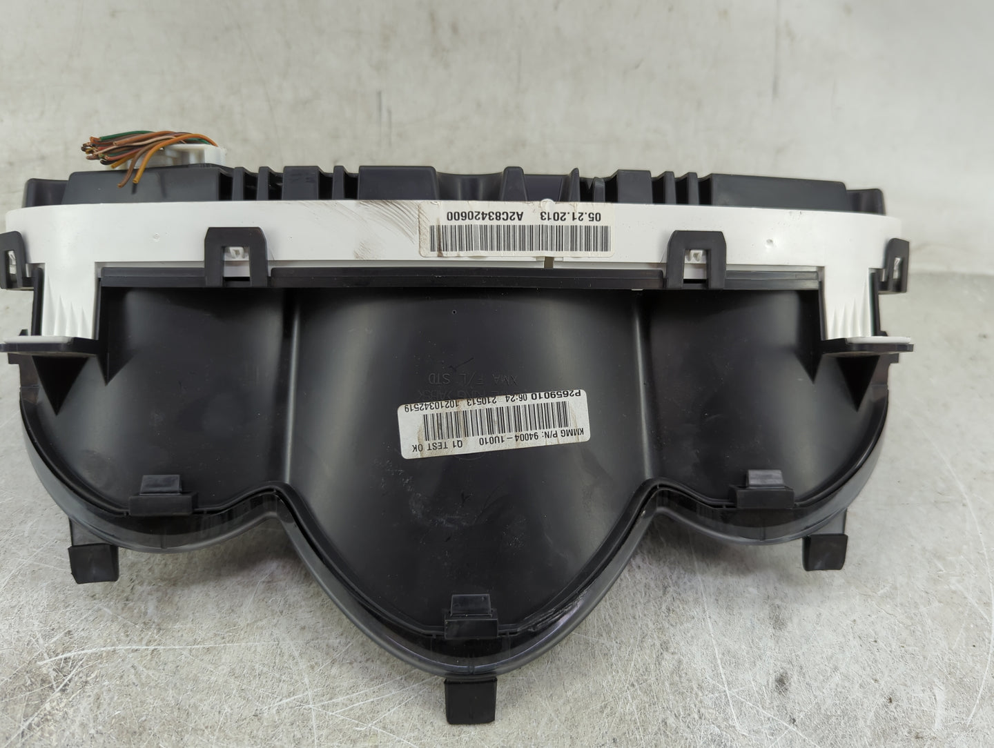 2014-2015 Kia Sorento Instrument Cluster Speedometer Gauges P/N:94004-1U010 Fits Fits 2014 2015 OEM Used Auto Parts - Oemuse