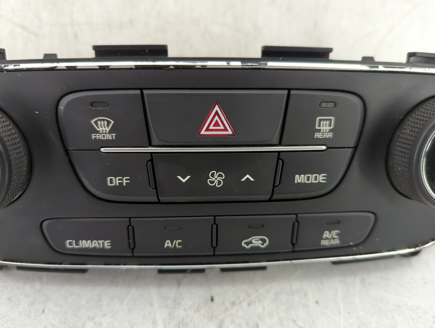 2014-2015 Kia Sorento Climate Control Module Temperature AC/Heater Replacement P/N:972501U575 972501U5856 Fits Fits 2014 201