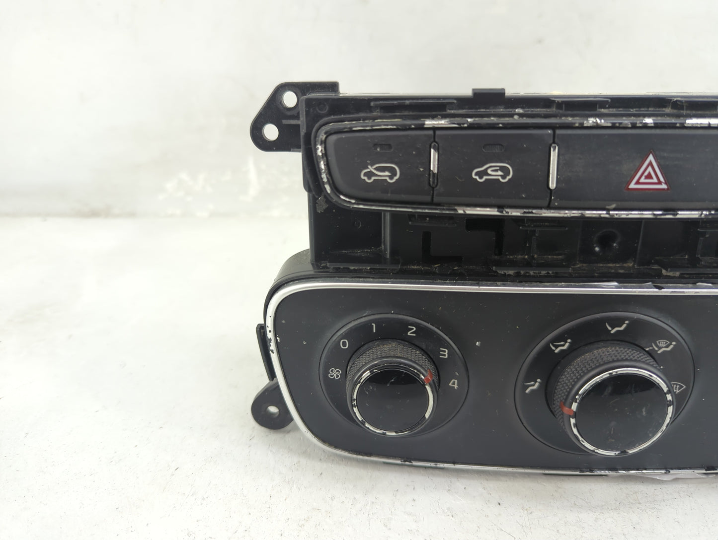 2014-2015 Kia Sorento Climate Control Module Temperature AC/Heater Replacement P/N:97250-IUXXX Fits Fits 2014 2015 OEM Used 