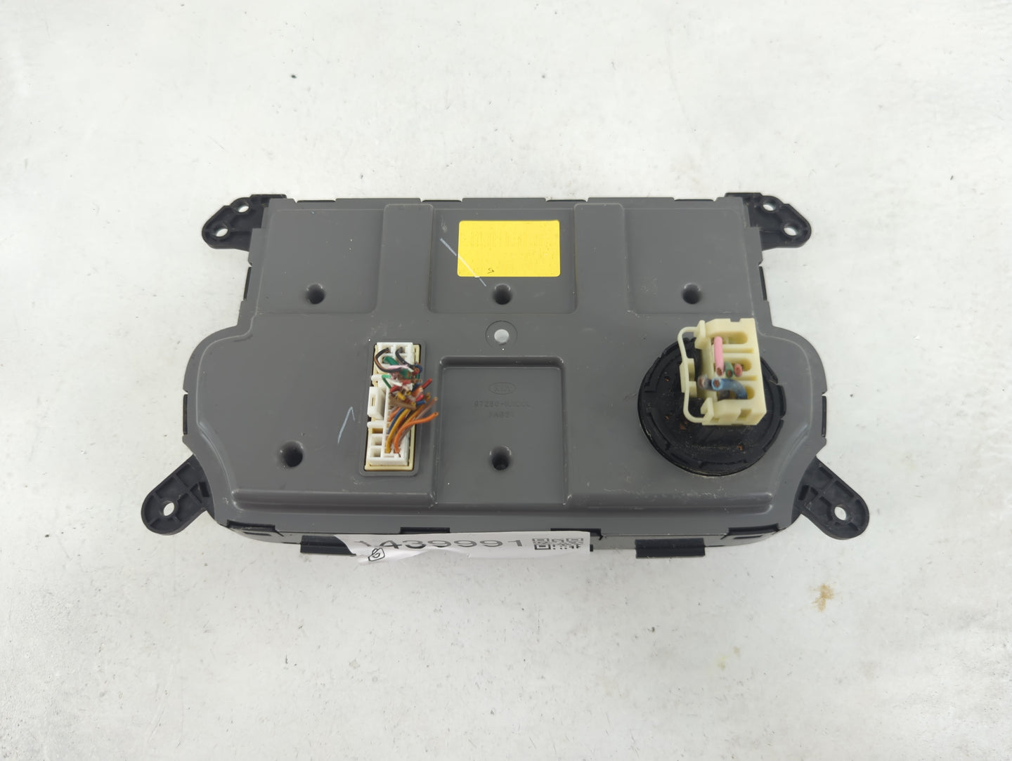 2014-2015 Kia Sorento Climate Control Module Temperature AC/Heater Replacement P/N:97250-IUXXX Fits Fits 2014 2015 OEM Used 