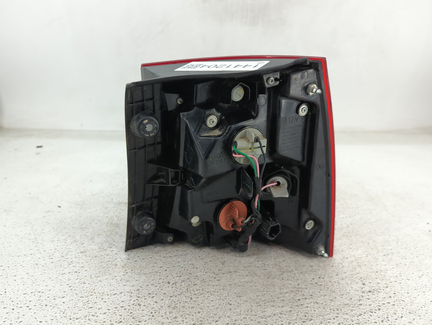 2014-2015 Kia Sorento Tail Light Assembly Driver Left OEM P/N:92401 1U500 Fits Fits 2014 2015 OEM Used Auto Parts - Oemuseda