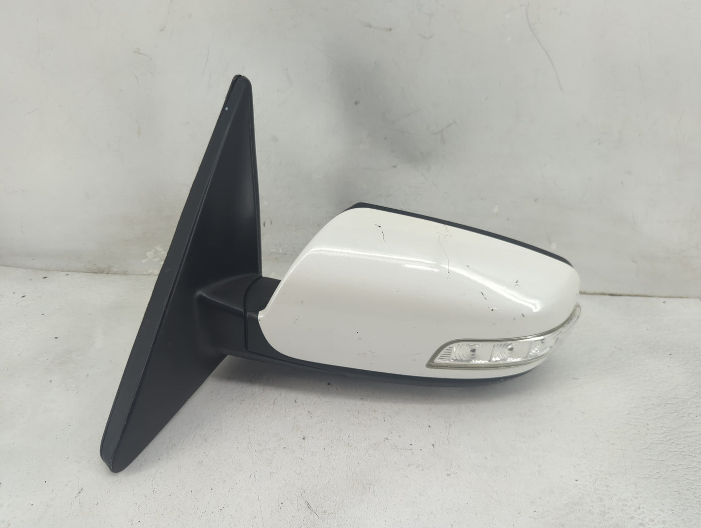 2011-2015 Kia Sorento Driver Side View Mirror - Left Door Mirror OEM Used - Oemusedautoparts1.com