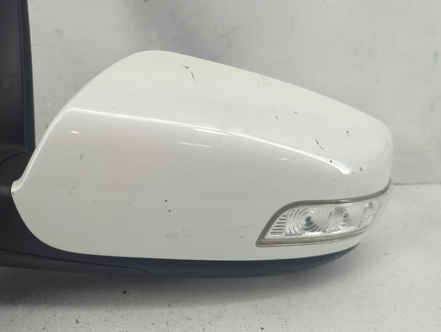 2011-2015 Kia Sorento Driver Side View Mirror - Left Door Mirror OEM Used - Oemusedautoparts1.com