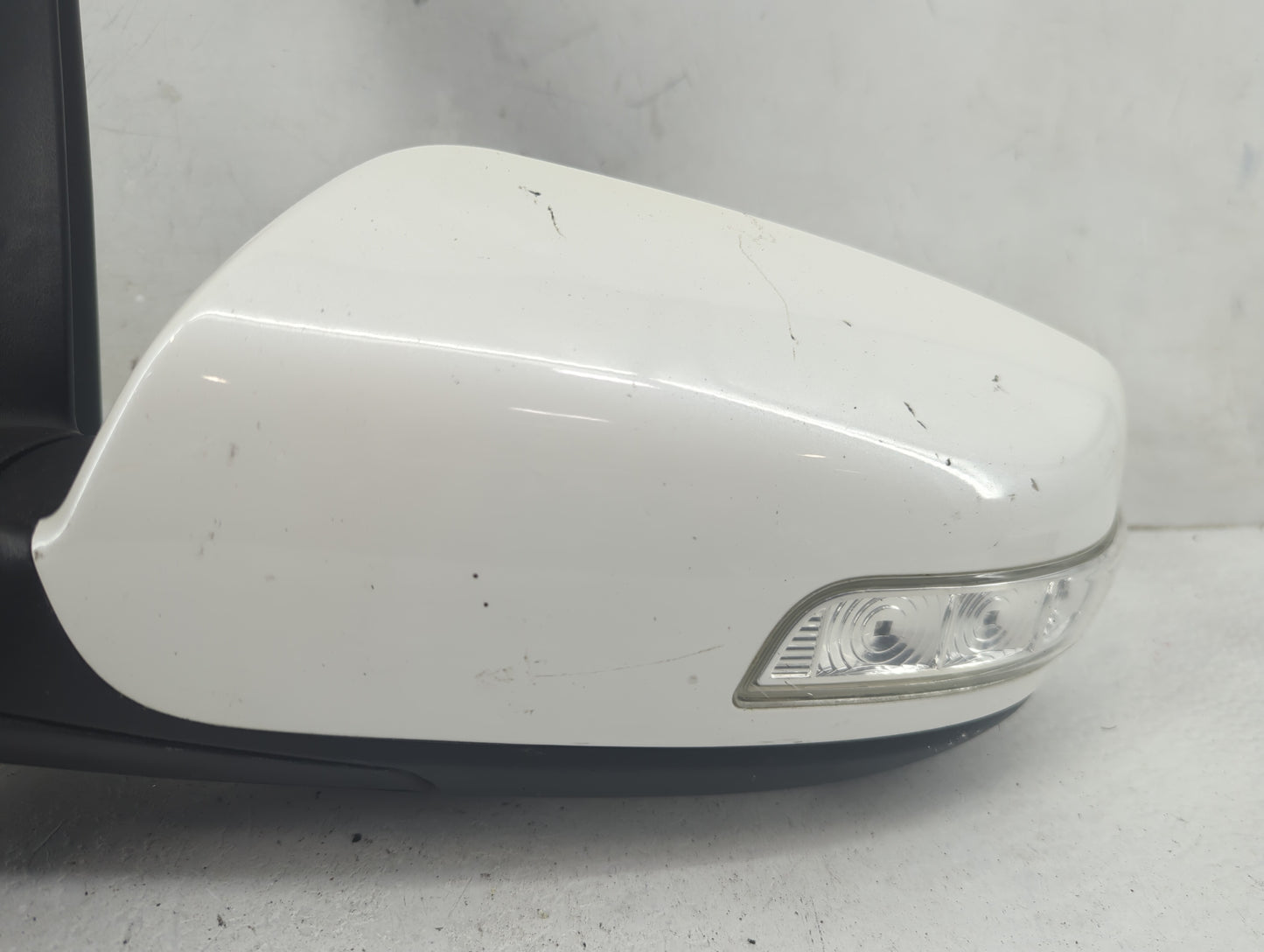 2011-2015 Kia Sorento Driver Side View Mirror - Left Door Mirror OEM Used - Oemusedautoparts1.com