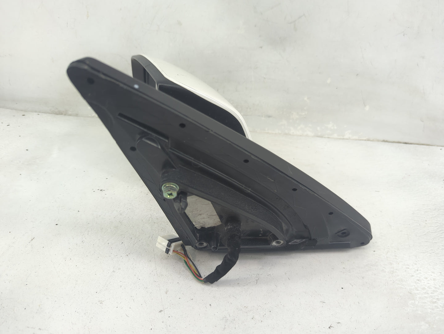 2011-2015 Kia Sorento Driver Side View Mirror - Left Door Mirror OEM Used - Oemusedautoparts1.com