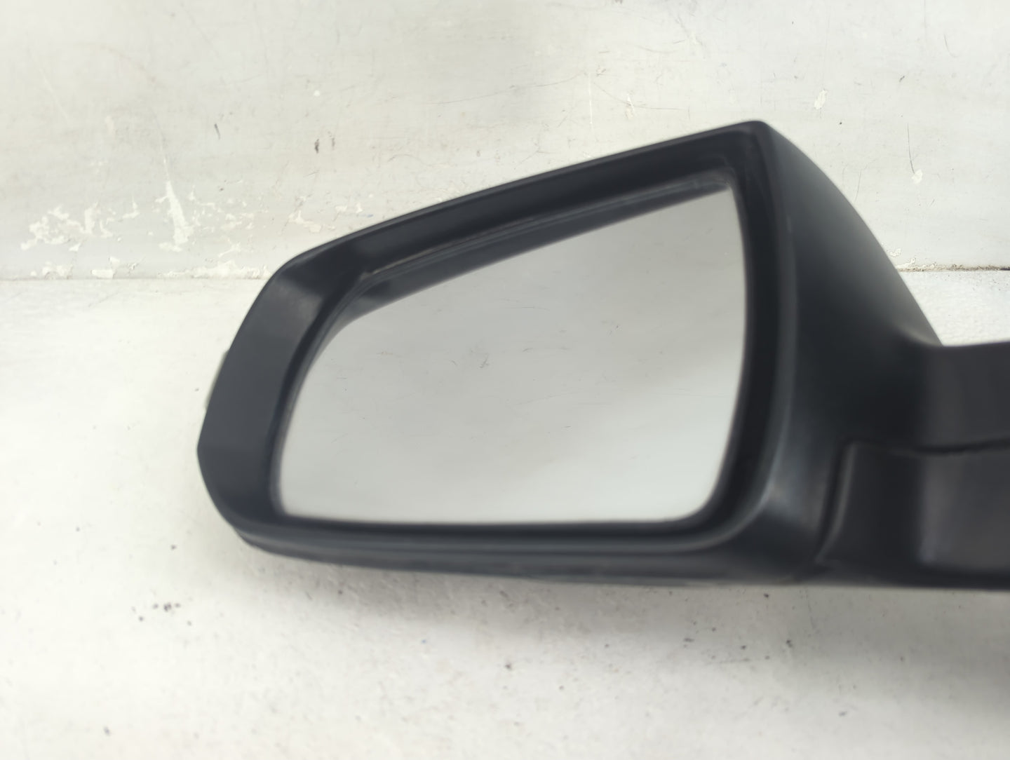 2011-2015 Kia Sorento Driver Side View Mirror - Left Door Mirror OEM Used - Oemusedautoparts1.com