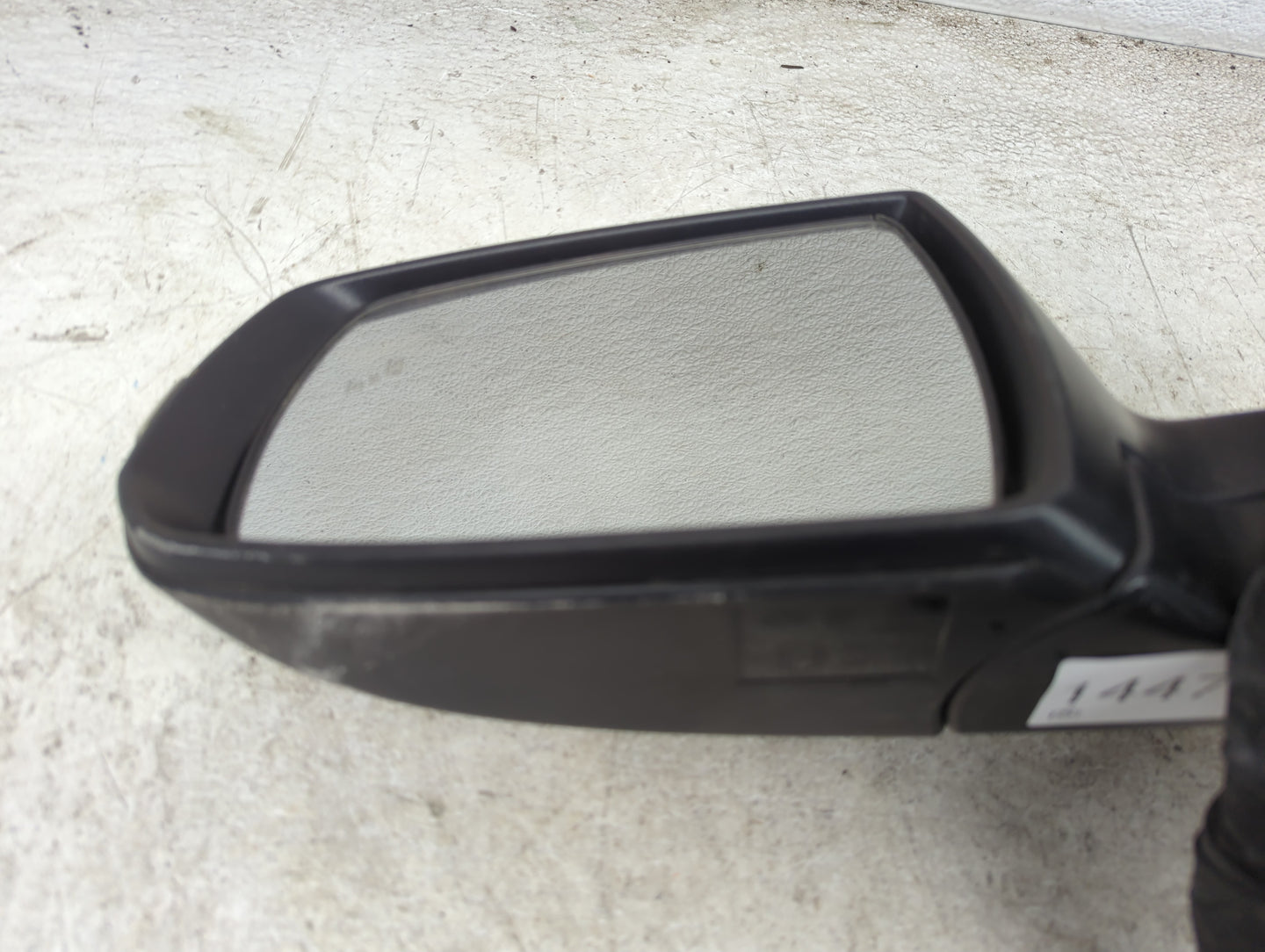 2014-2015 Kia Sorento Driver Side View Mirror - Left Door Mirror OEM Used - Oemusedautoparts1.com