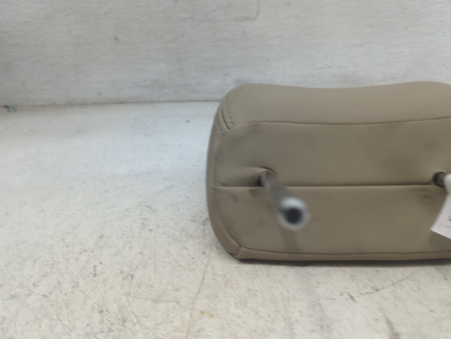 2014 Kia Sorento Headrest Head Rest Front Driver Seat Tan - Oemusedautoparts1.com