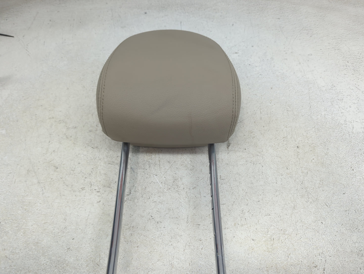 2014 Kia Sorento Headrest Head Rest Front Driver Passenger Seat Fits OEM Used Auto Parts - Oemusedautoparts1.com